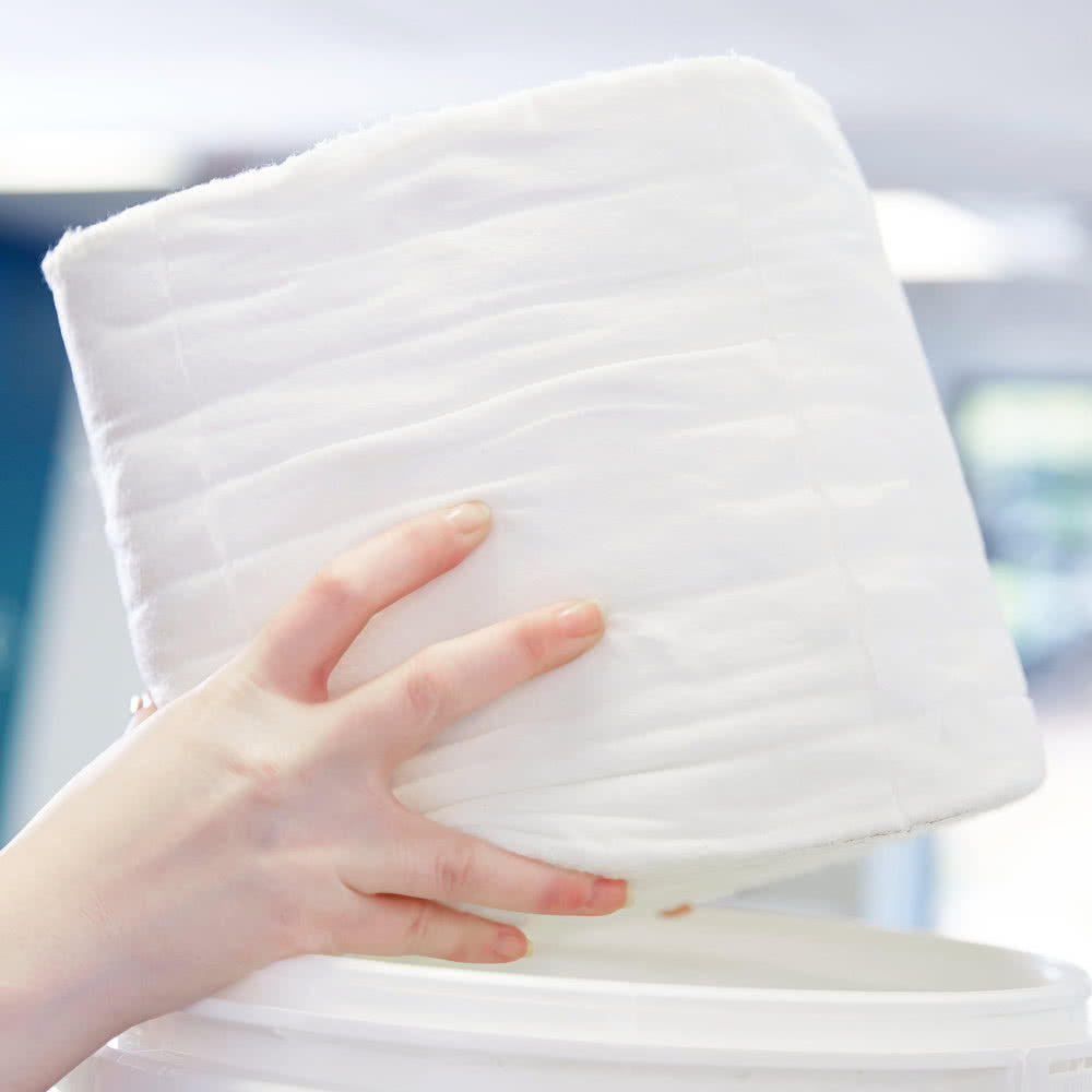 Bucket Dispenser Gym Equipment Cleaning Wipes or Disinfecting Gym Wipes Spunlace Nonwoven Fabric Roll Household Wet Wipes